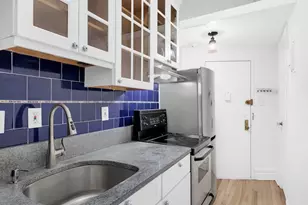 140 W 69th St, New York, NY 10023 - Photo 7