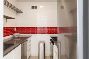 310 E 46th St, New York City, NY 10017 - Photo 5