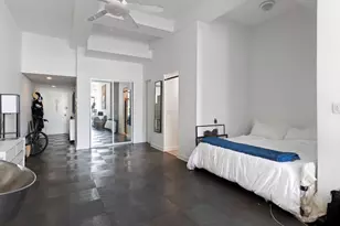 310 E 46th St, New York City, NY 10017 - Photo 3