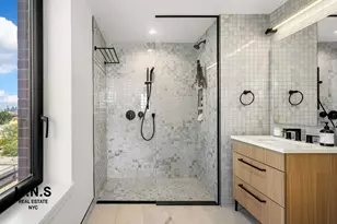 22-54 46th St, New York City, NY 11105 - Photo 5