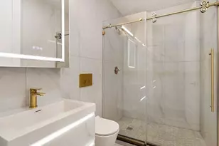 323 S 5th St, New York City, NY 11211 - Photo 5