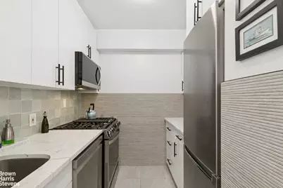 170 W 23rd Street #4B, New York City, NY 10011 - Photo 3