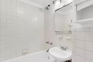 321 E 43rd St, New York City, NY 10017 - Photo 5