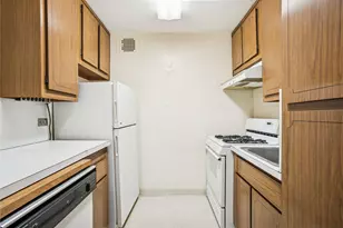 155 W 68th St, New York City, NY 10023 - Photo 3