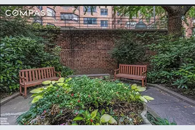 440 E 56th Street #8C, New York, NY 10022 - Photo 11