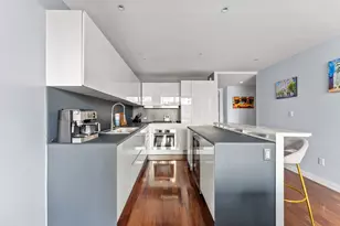 166 W 18th St, New York City, NY 10011 - Photo 5