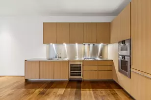 527 W 27th St, New York City, NY 10001 - Photo 3