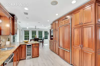 215 Lawrence Avenue, New York City, NY 10310 - Photo 9