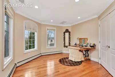 215 Lawrence Avenue, New York City, NY 10310 - Photo 17