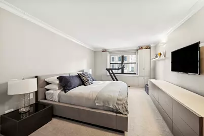 196 E 75th Street #12E, New York, NY 10021 - Photo 5