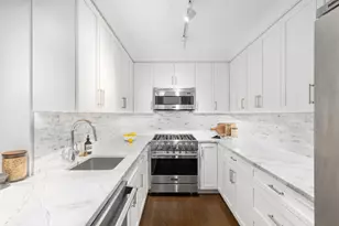 625 Main St, New York City, NY 10044 - Photo 1