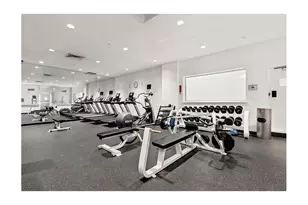 235 E 40th St, New York City, NY 10016 - Photo 15