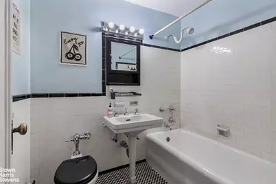 433 W 34th Street #5M, New York City, NY 10001 - Photo 5