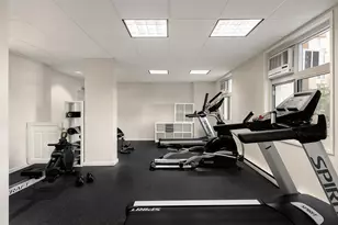 555 Main St, New York City, NY 10044 - Photo 11