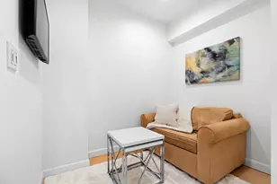 150 W 51st St, New York City, NY 10019 - Photo 3