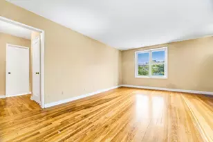 66-37 Yellowstone Blvd, Forest Hills, NY 11375 - Photo 7