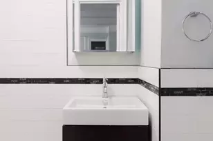 321 E 54th St, New York City, NY 10022 - Photo 5