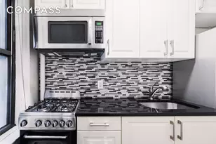 321 E 54th St, New York City, NY 10022 - Photo 3