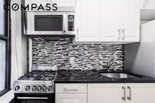 321 E 54th St, New York City, NY 10022 - Photo 1