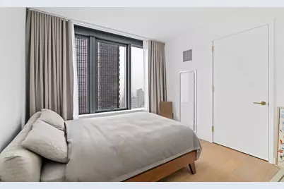 3 Court Square #2902, New York City, NY 11101 - Photo 3