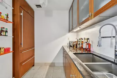 250 E 53rd Street #2801, New York, NY 10022 - Photo 3