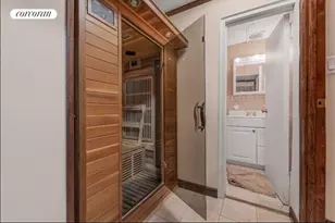 162-12-20 77th Rd, New York City, NY 11366 - Photo 31