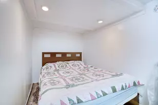 63-10 Saunders St, New York City, NY 11374 - Photo 23