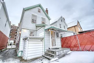 63-10 Saunders St, New York City, NY 11374 - Photo 9