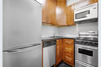 171 W 73rd Street #9, New York City, NY 10023 - Photo 3