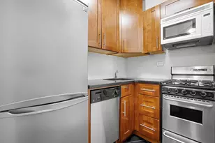 171 W 73rd St, New York City, NY 10023 - Photo 3