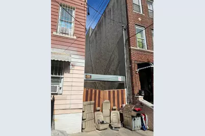 321 Milford Street, New York City, NY 11208 - Photo 3