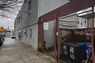 99-02 212th St, New York City, NY 11429 - Photo 5