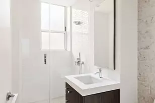 416 W 52nd St, New York City, NY 10019 - Photo 5