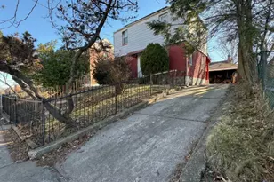 242 Vanderbilt Ave, New York City, NY 10304 - Photo 1