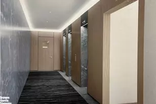 305 E 40th St, New York City, NY 10017 - Photo 15