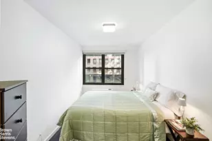 305 E 40th St, New York City, NY 10017 - Photo 9