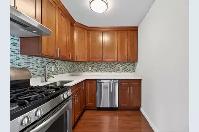 149-06 Northern Boulevard #501, New York City, NY 11354 - Photo 11