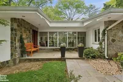 383 W 254th Street, New York City, NY 10471 - Photo 15