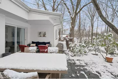 383 W 254th Street, New York City, NY 10471 - Photo 9