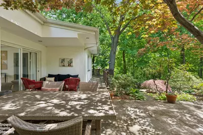 383 W 254th Street, New York City, NY 10471 - Photo 9