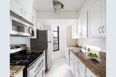 224 E 52nd Street #25, New York City, NY 10022 - Photo 3