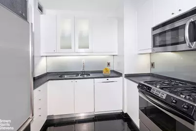 230 W 56th Street #52A, New York City, NY 10019 - Photo 3