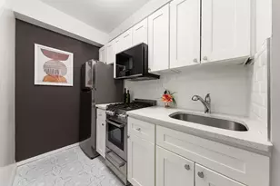 200 E 36th St, New York City, NY 10016 - Photo 3