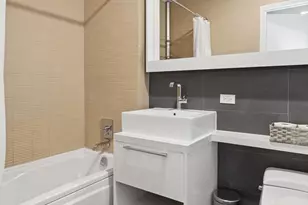 305 W 16th St, New York City, NY 10011 - Photo 5