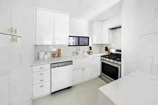 211 W 71st St, New York City, NY 10023 - Photo 5