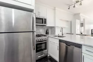 153 E 57th St, New York City, NY 10022 - Photo 5