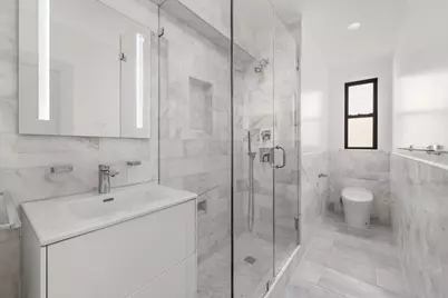 60 E 9th Street #519, New York, NY 10003 - Photo 9