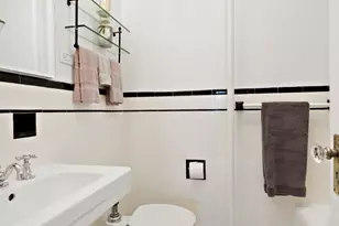 200 E 16th St, New York City, NY 10003 - Photo 5