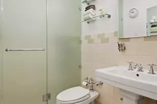 200 E 16th St, New York City, NY 10003 - Photo 7