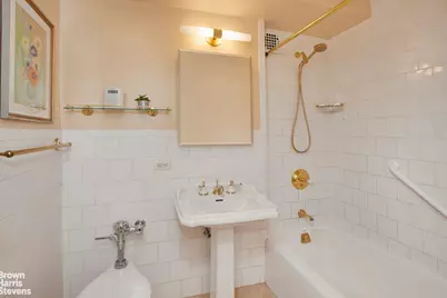 176 E 77th Street #17D, New York, NY 10075 - Photo 9